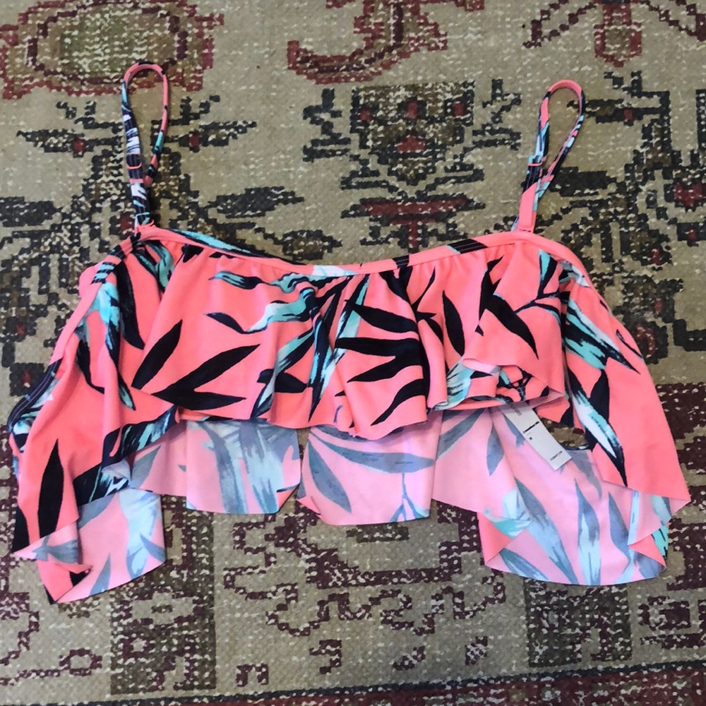 NWT Off the shoulder bikini top